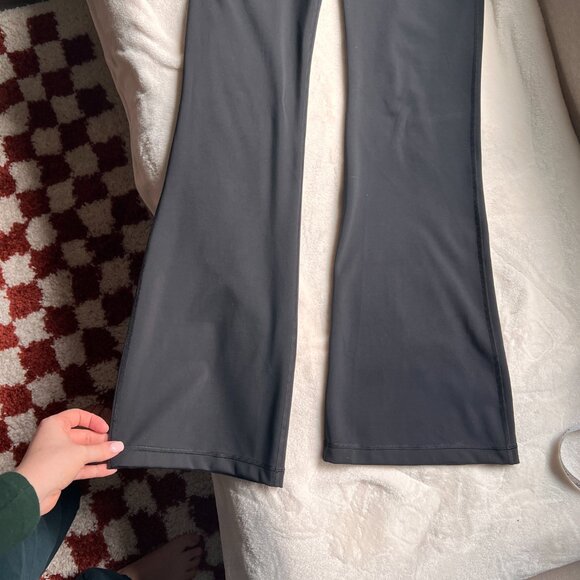 Lululemon Wunder Under SmoothCover High-Rise Flared Pant - Picture 7 of 8